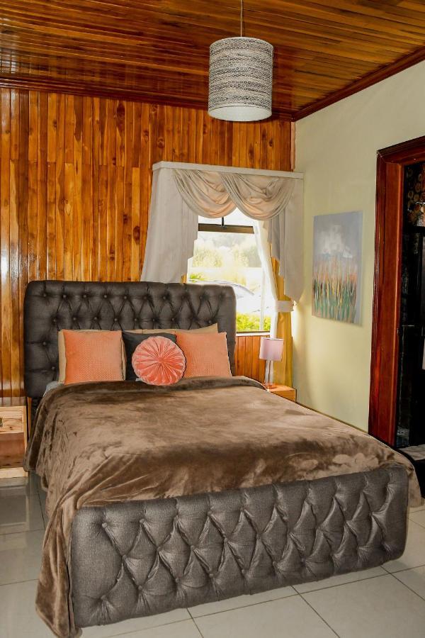 Poas Paradise Bed & Breakfast Poasito Exterior photo